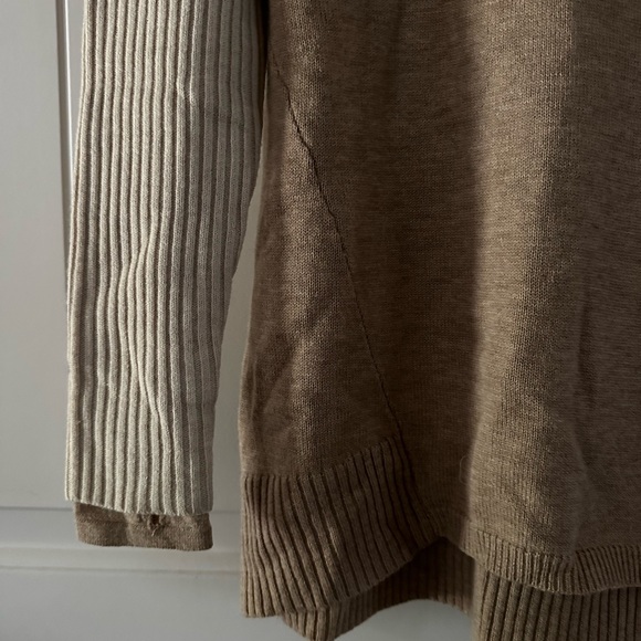 Athleta Sweater Size XS - Picture 4 of 6